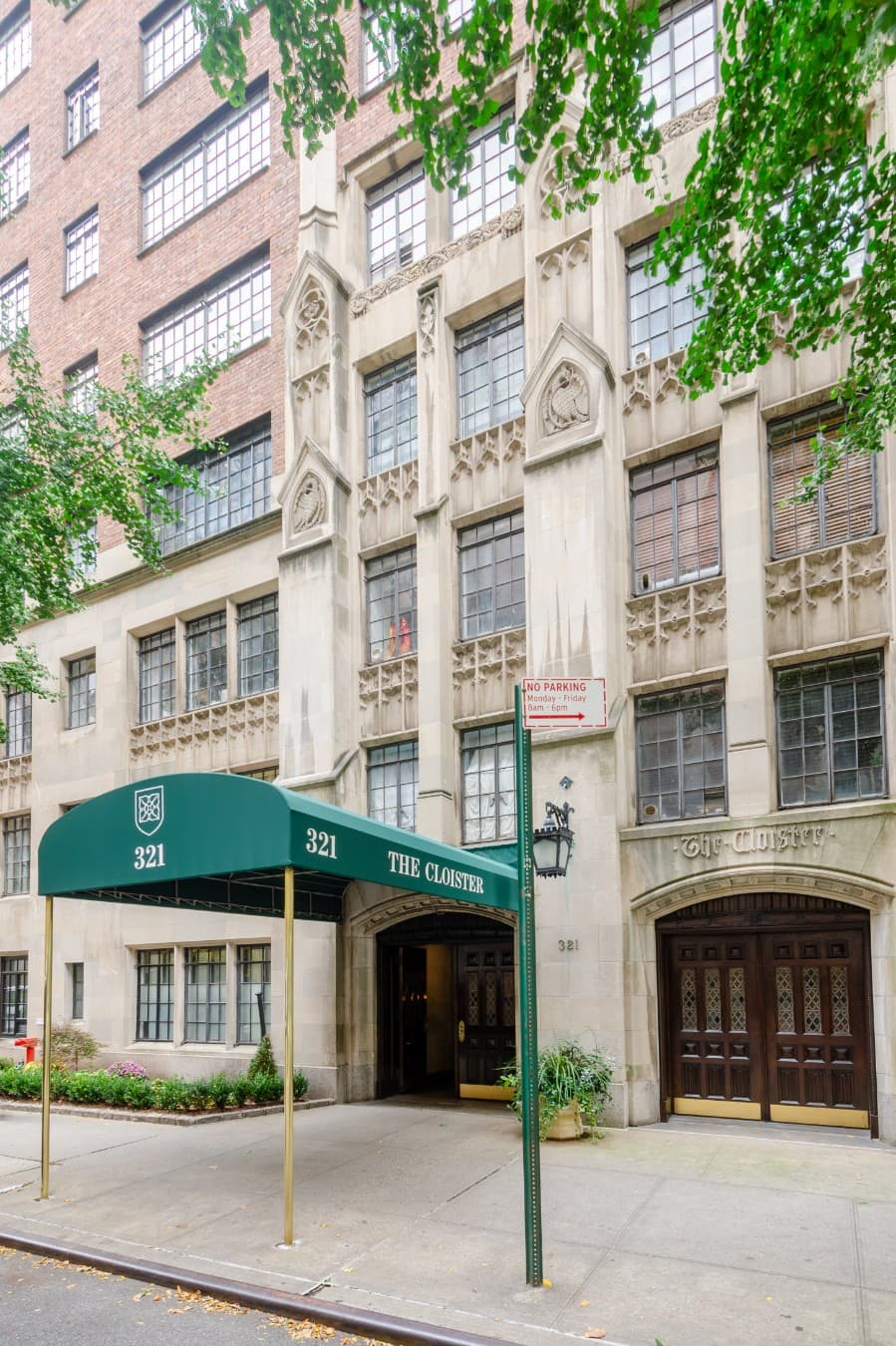 321 East 43 Street #410, Manhattan, NY 10017 6