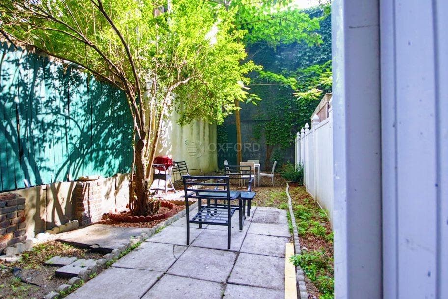 128 St Marks Place #x, Manhattan, NY 10009 1