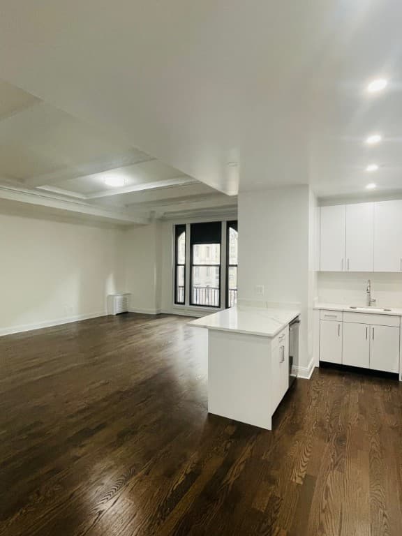 912 7 Avenue #12A, Manhattan, NY 10019 11