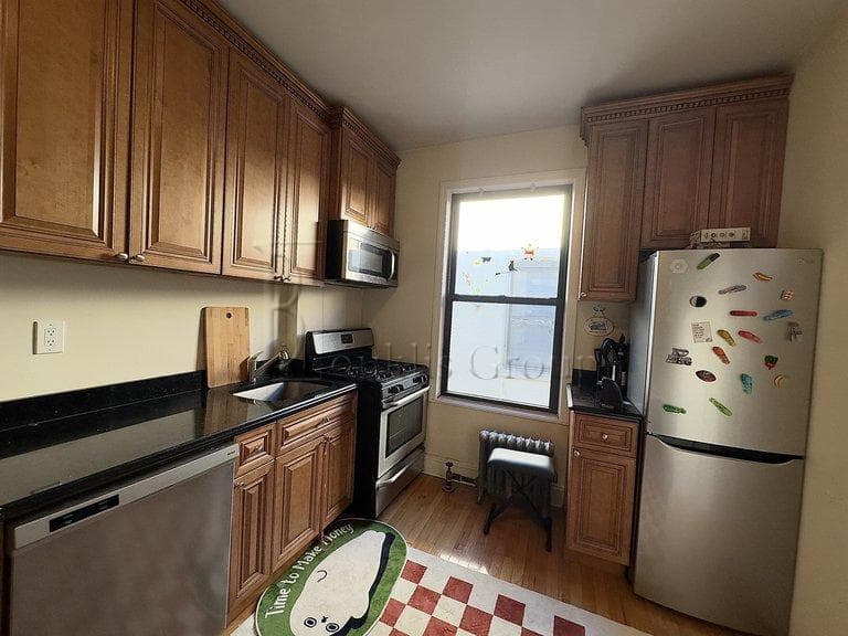 31-27 34 Street #3B, Queens, NY 11106 1