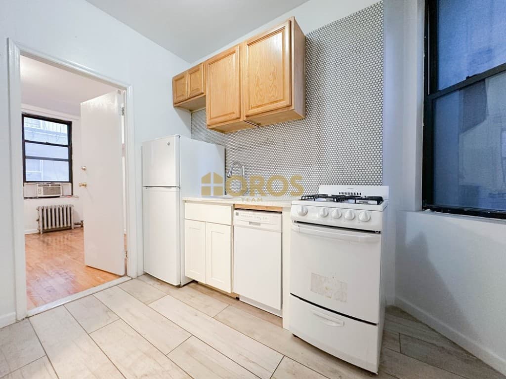 324 East 13 Street #8, Manhattan, NY 10003 5