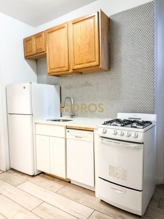 324 East 13 Street #8, Manhattan, NY 10003 6