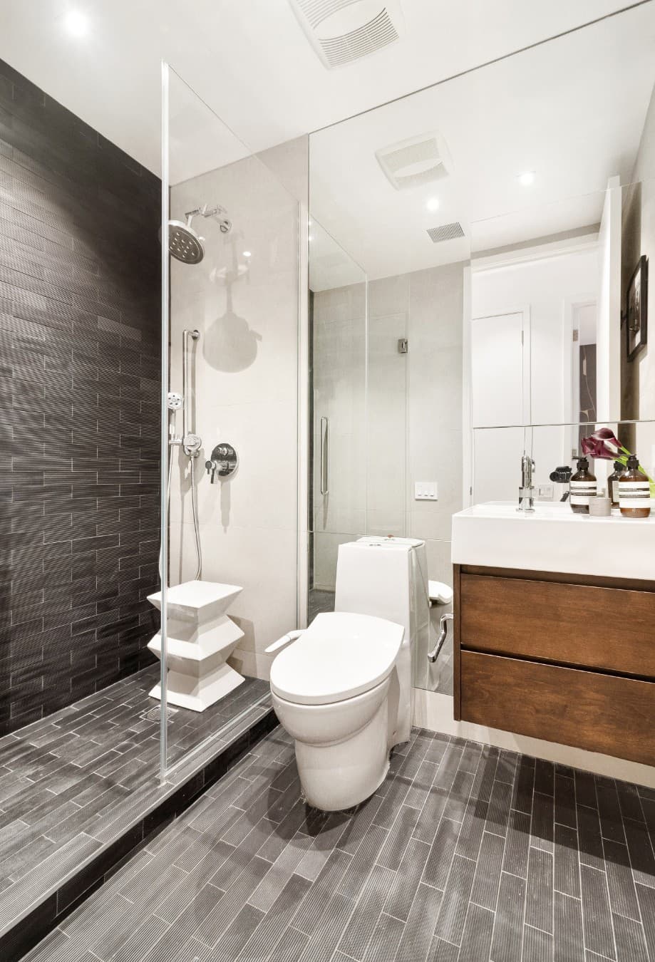 347 West 22 Street #4, Manhattan, NY 10011 - Image 23