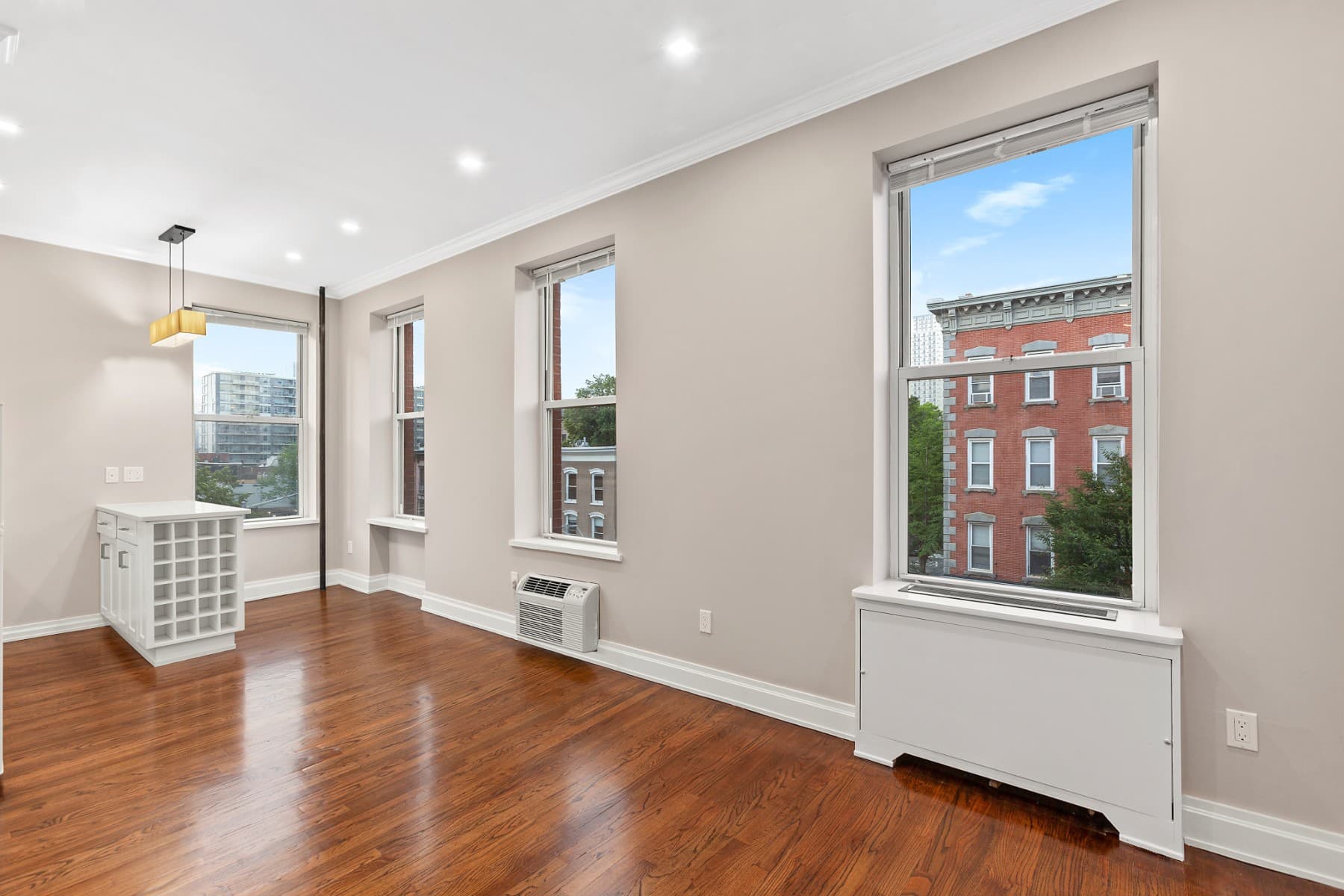 48-19 Vernon Boulevard #3B, Queens, NY 11101 1