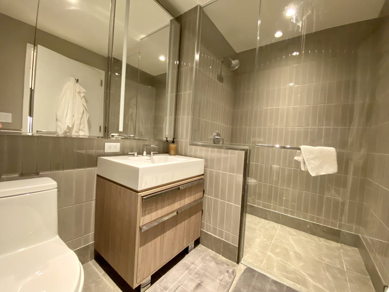 451 10 Avenue #16L, Manhattan, NY 10018 11