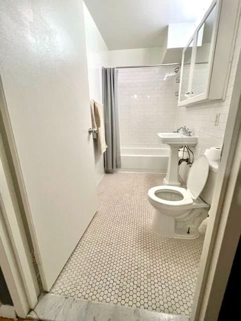 Tompkins Square Plaza 190 East 7 Street #101, Manhattan, NY 10009 11