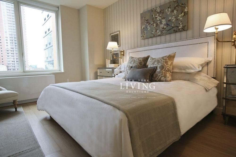 Gotham West 550 West 45 Street #2302, Manhattan, NY 10036 11