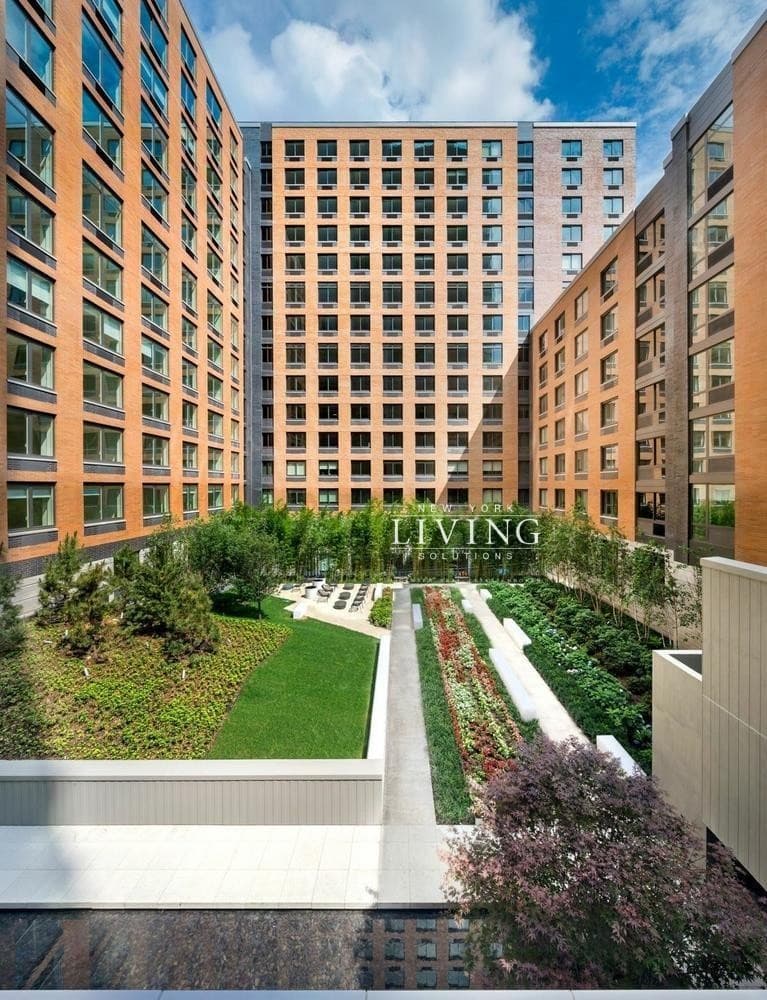 Gotham West 550 West 45 Street #2302, Manhattan, NY 10036 15