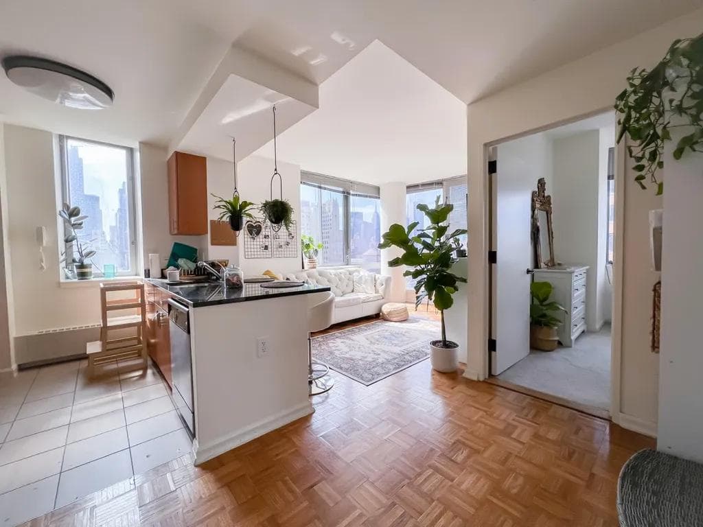 515 West 52 Street #12N, Manhattan, NY 10019 1