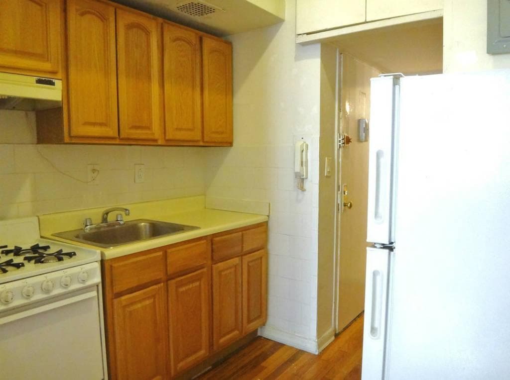 522 East 84 Street #1J, Manhattan, NY 10028 3