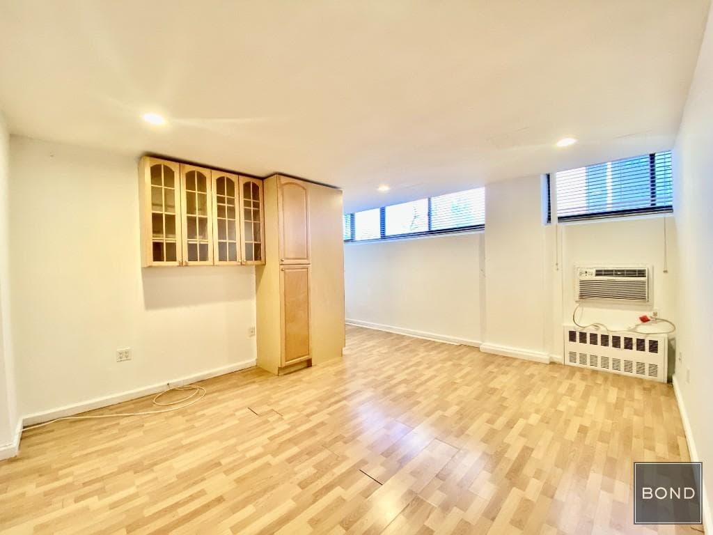 33-66 21 Street #1L, Queens, NY 11106 1