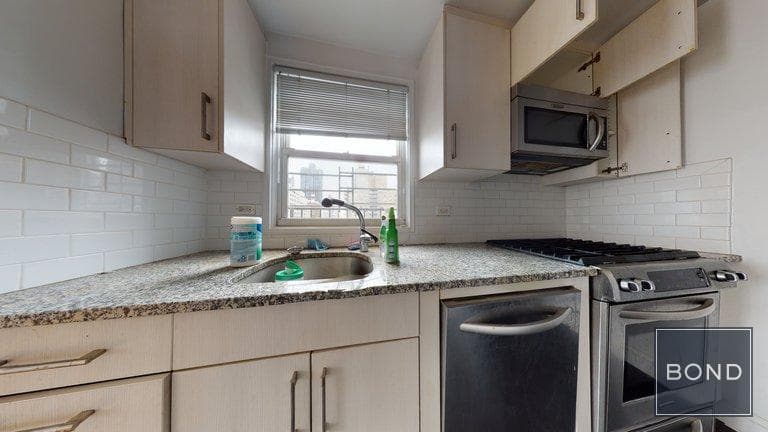 336 East 86 Street #PHB, Manhattan, NY 10028 8