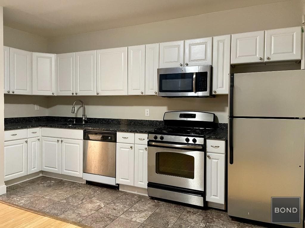 652 West 189 Street #4N, Manhattan, NY 10040 3