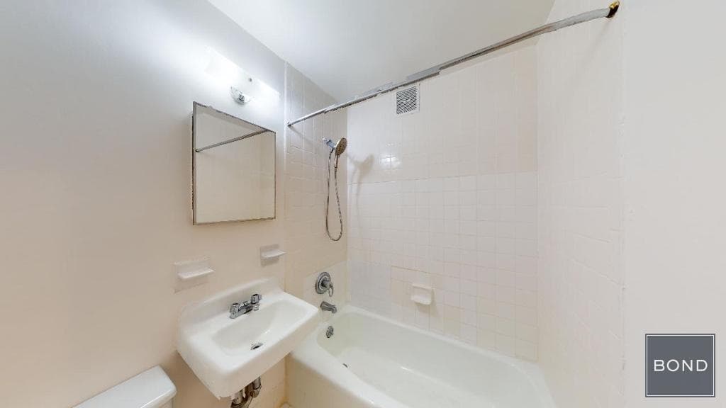 216 East 90 Street #3RE, Manhattan, NY 10128 11