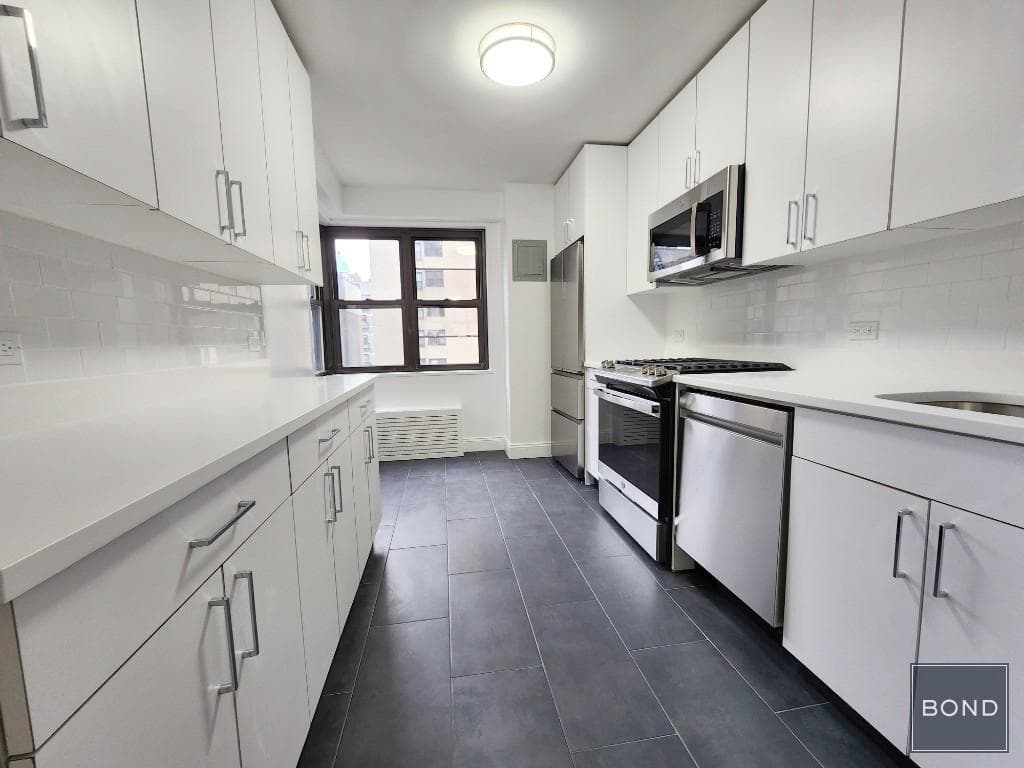 401 East 88 Street #5P, Manhattan, NY 10128 1