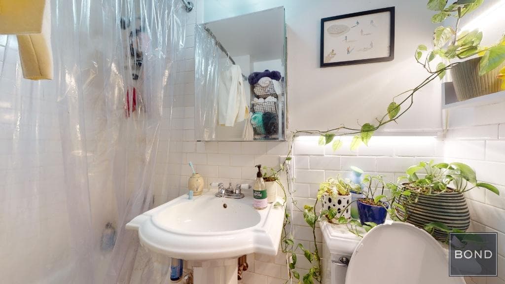 228 East 84 Street #1C, Manhattan, NY 10028 10