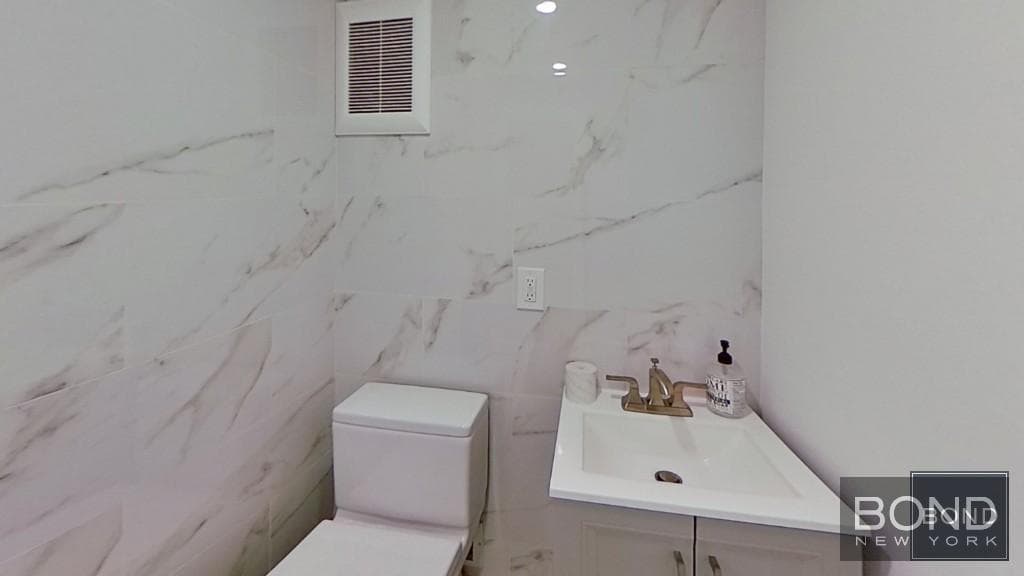 19-24 22 Drive #1B, Queens, NY 11105 - Image 12