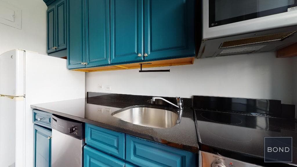 7 Christopher Street #6F, Manhattan, NY 10014 3