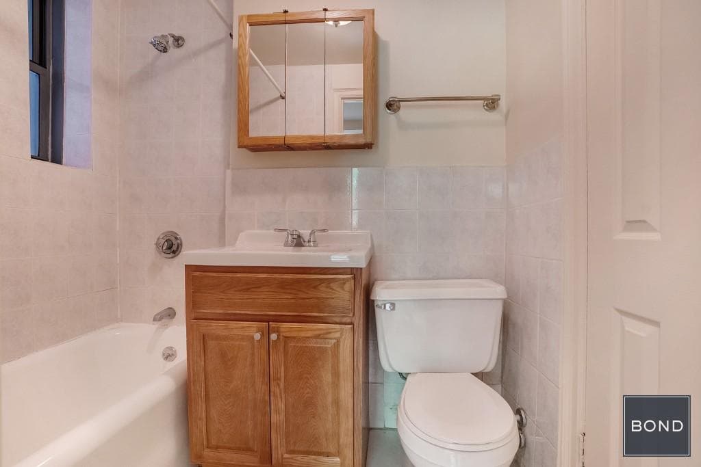 301 East 38 Street #2B, Manhattan, NY 10016 5