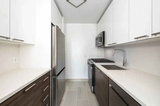 429 East 52 Street #21F, Manhattan, NY 10022
