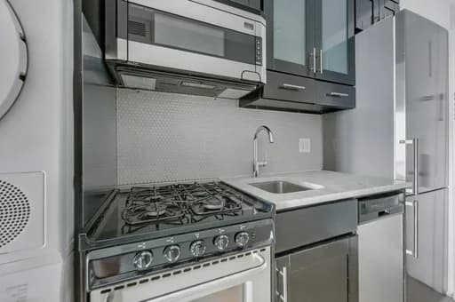 152 2 Avenue #2B0, Manhattan, NY 10003