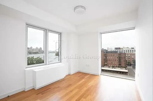 11-6 Broadway #5A, Queens, NY 11106