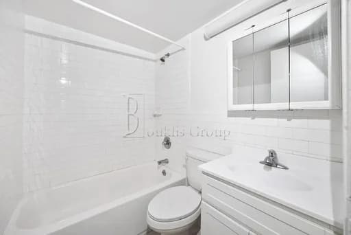 88 Fulton Street #612, Manhattan, NY 10038