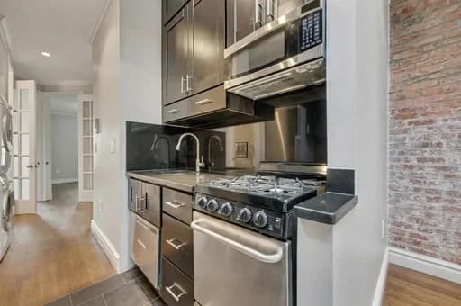424 West 51 Street #5, Manhattan, NY 10019