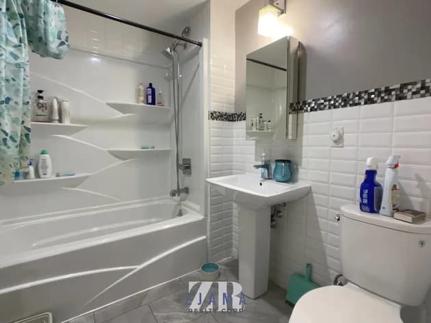 106 Remsen Avenue #2D, Brooklyn, NY 11203