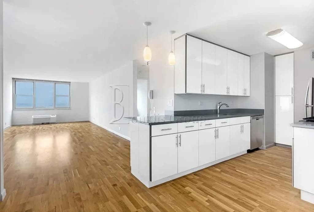 375 South End Avenue 375 South End Avenue #11R, Manhattan, NY 10280 1