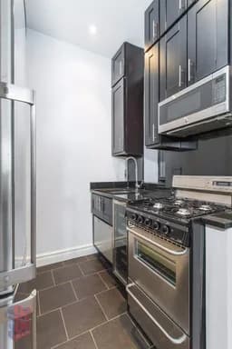 722 10 Avenue #2B, Manhattan, NY 10019
