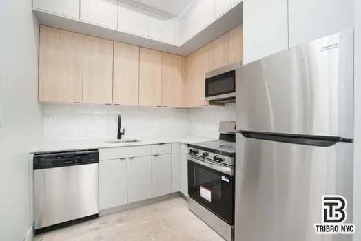 92 Manhattan Avenue #1D, Brooklyn, NY 11206