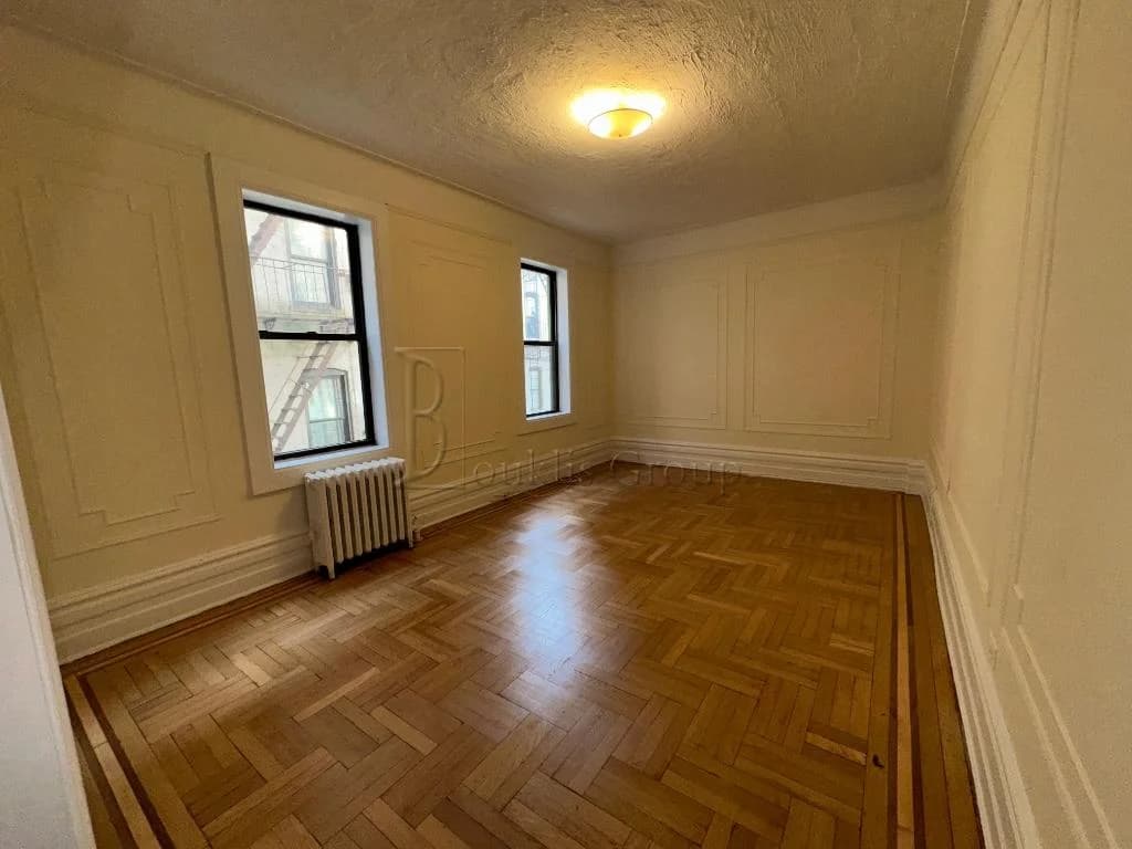 31-18 Crescent Street #A3, Queens, NY 11106 1