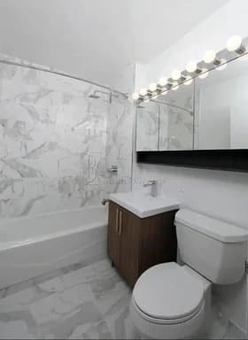 200 Water Street #1816B, Manhattan, NY 10038
