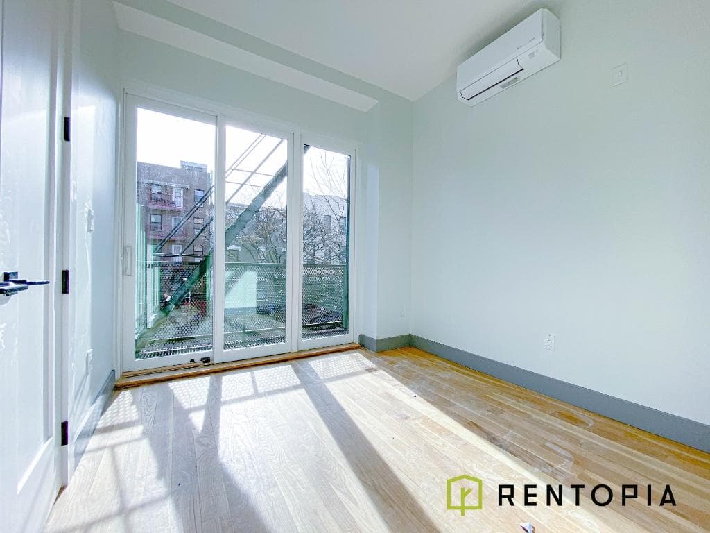 209 Montrose Avenue #4A, Brooklyn, NY 11206