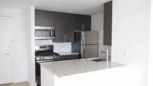 70 Battery Place #9O, Manhattan, NY 10280 1