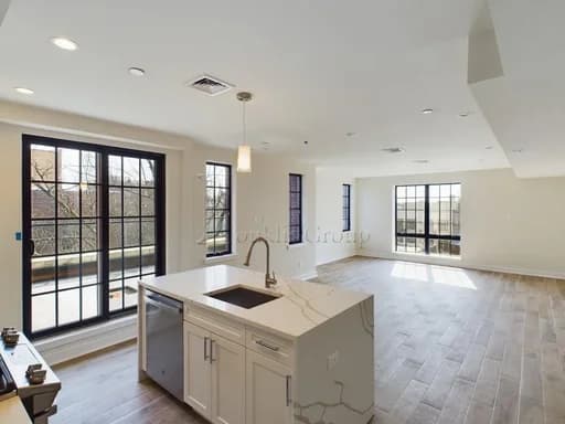 26-20 Jackson Avenue #4B, Queens, NY 11101