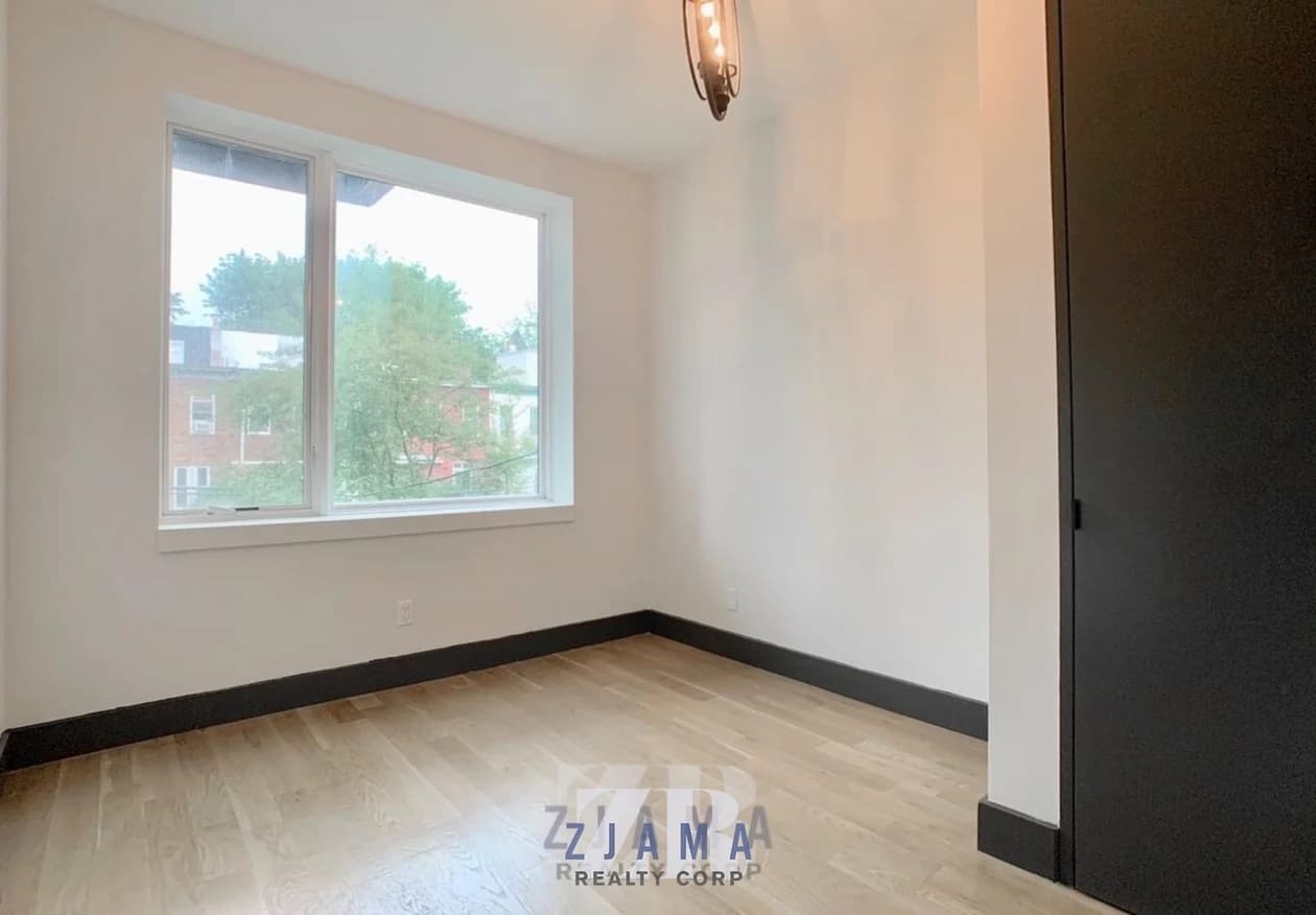 242 Hawthorne Street #2B, Brooklyn, NY 11225 1