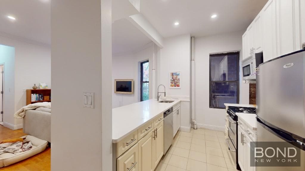 204 West 81 Street #24, Manhattan, NY 10024 1