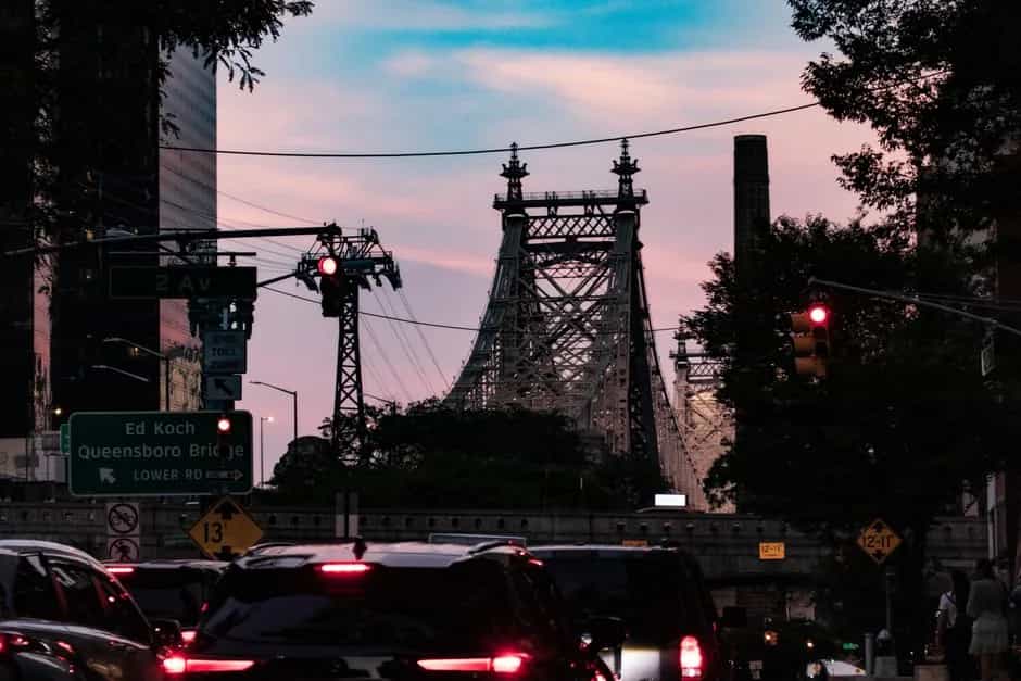 Elmhurst vs. Jackson Heights: a renter's guide to choosing