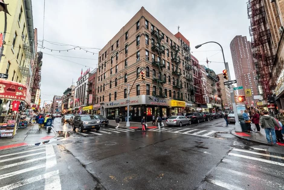 Hell's Kitchen or Midtown West: which is the better place to rent?