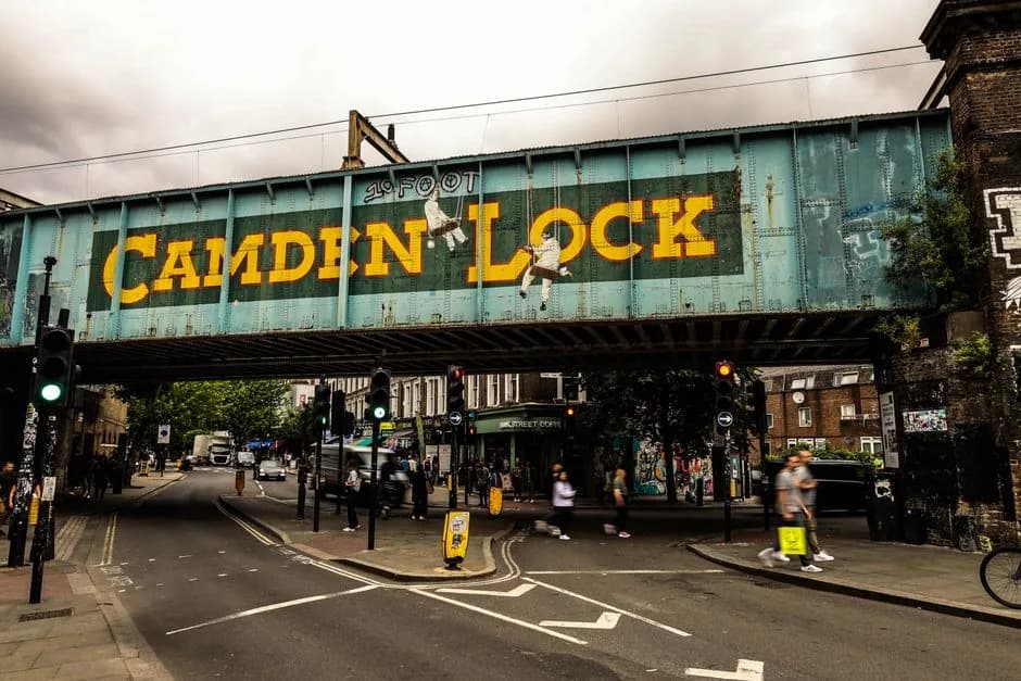 Sunnyside vs. Woodside: rent, buildings, and what to expect in each — What each is like to live in